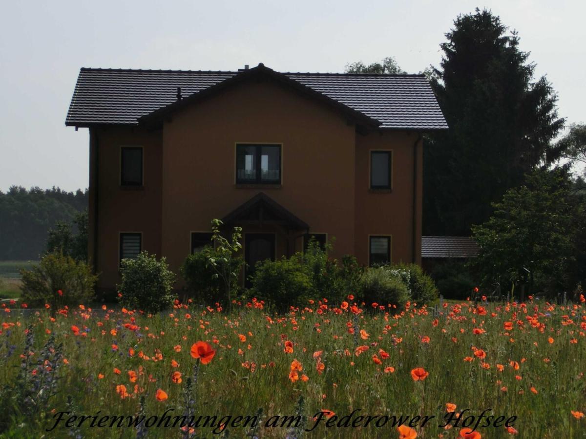 Ferienwohnungen am Federower Hofsee - Housity