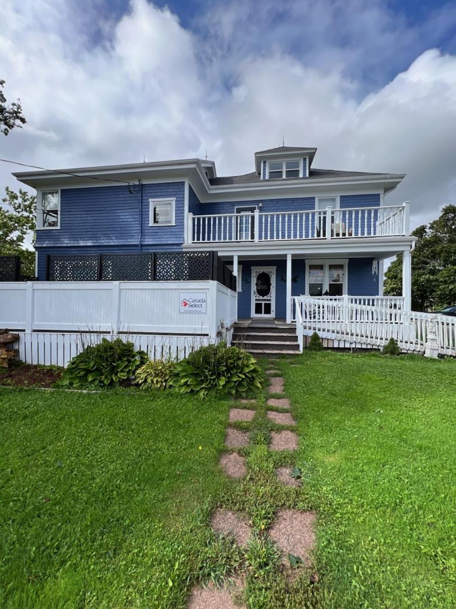 The Home Place Inn - Housity