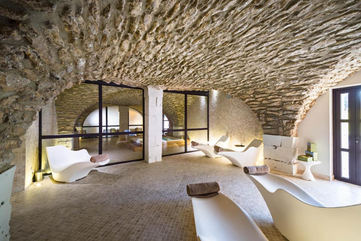 Coin salon dans l'établissement Moulin de Vernègues Hôtel & Spa