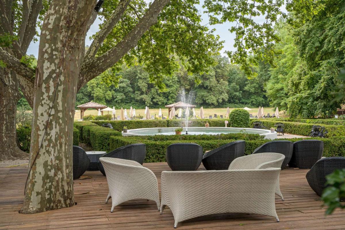 Jardin de l'établissement Moulin de Vernègues Hôtel & Spa