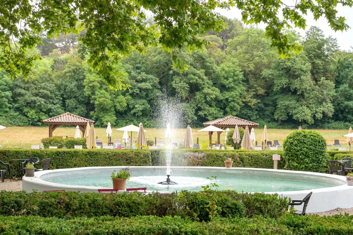 Jardin de l'établissement Moulin de Vernègues Hôtel & Spa