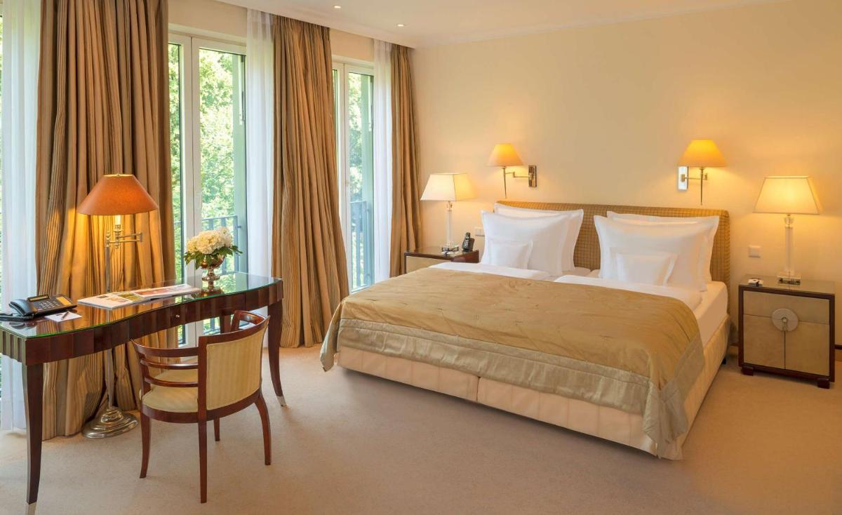 Ein Bett oder Betten in einem Zimmer der Unterkunft Parkhotel Bremen – ein Mitglied der Hommage Luxury Hotels Collection