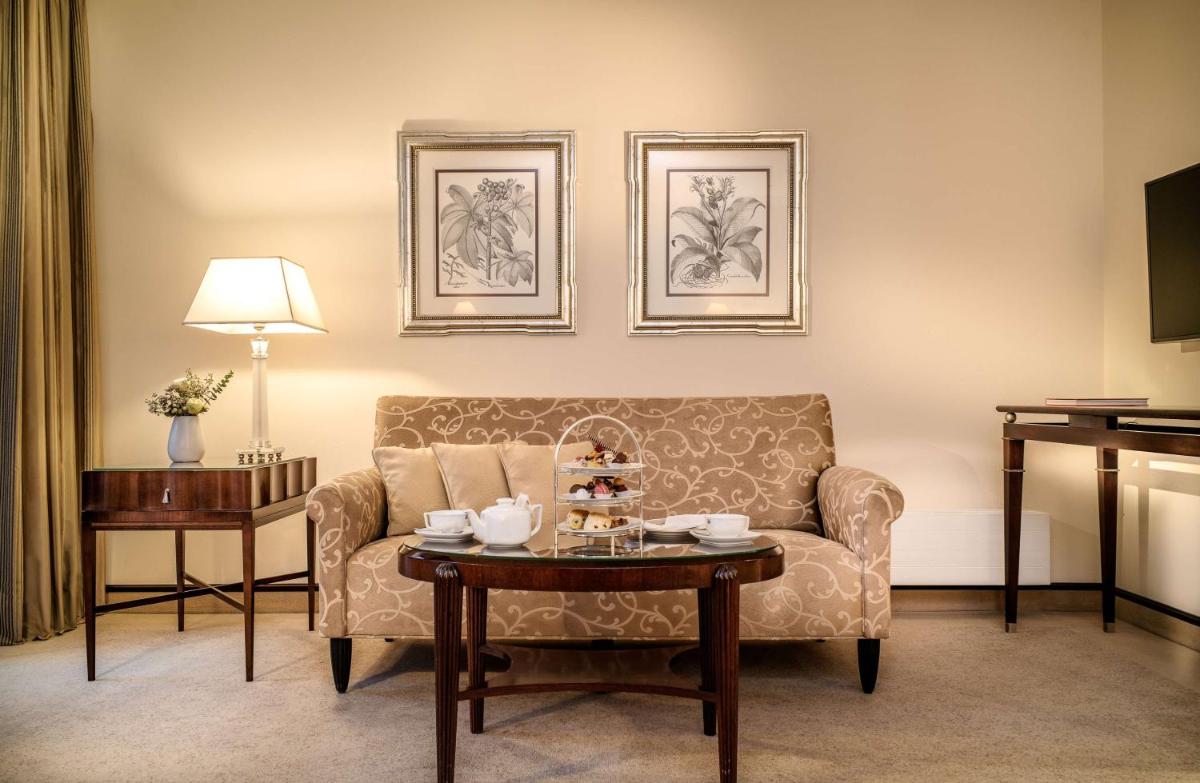 Ein Sitzbereich in der Unterkunft Parkhotel Bremen – ein Mitglied der Hommage Luxury Hotels Collection