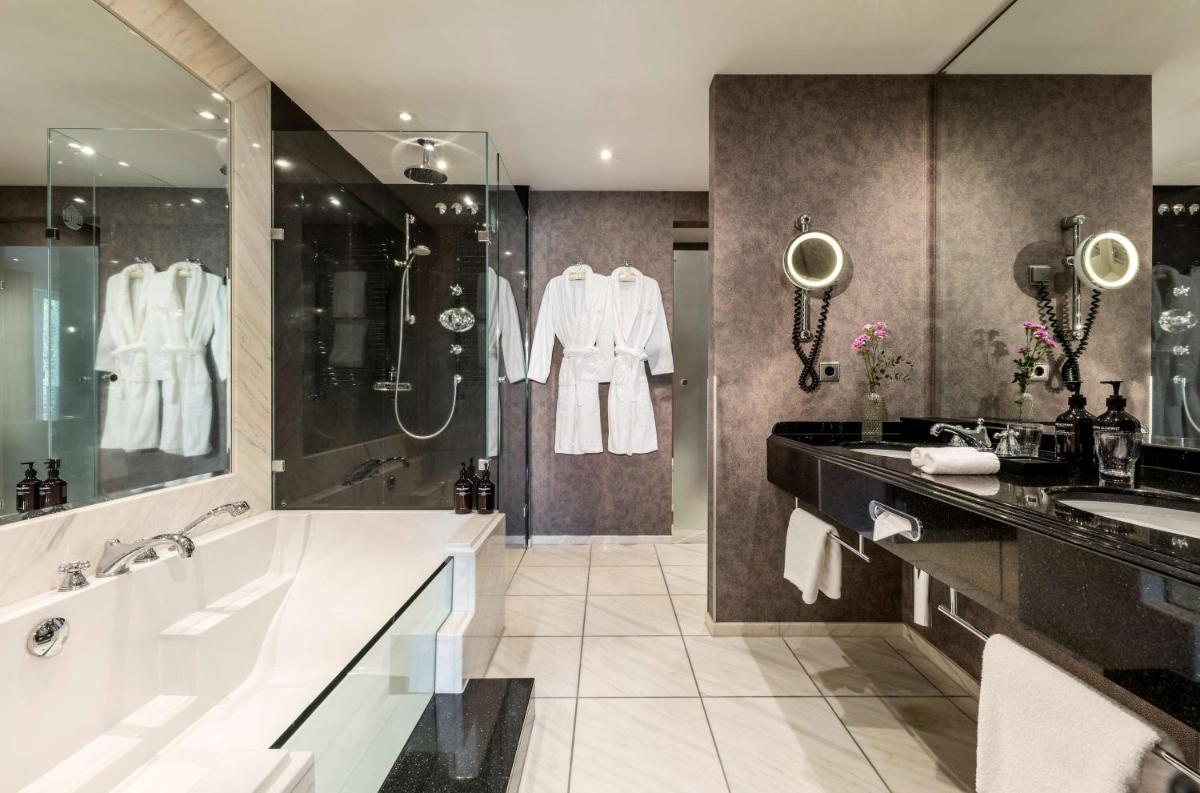 Ein Badezimmer in der Unterkunft Parkhotel Bremen – ein Mitglied der Hommage Luxury Hotels Collection