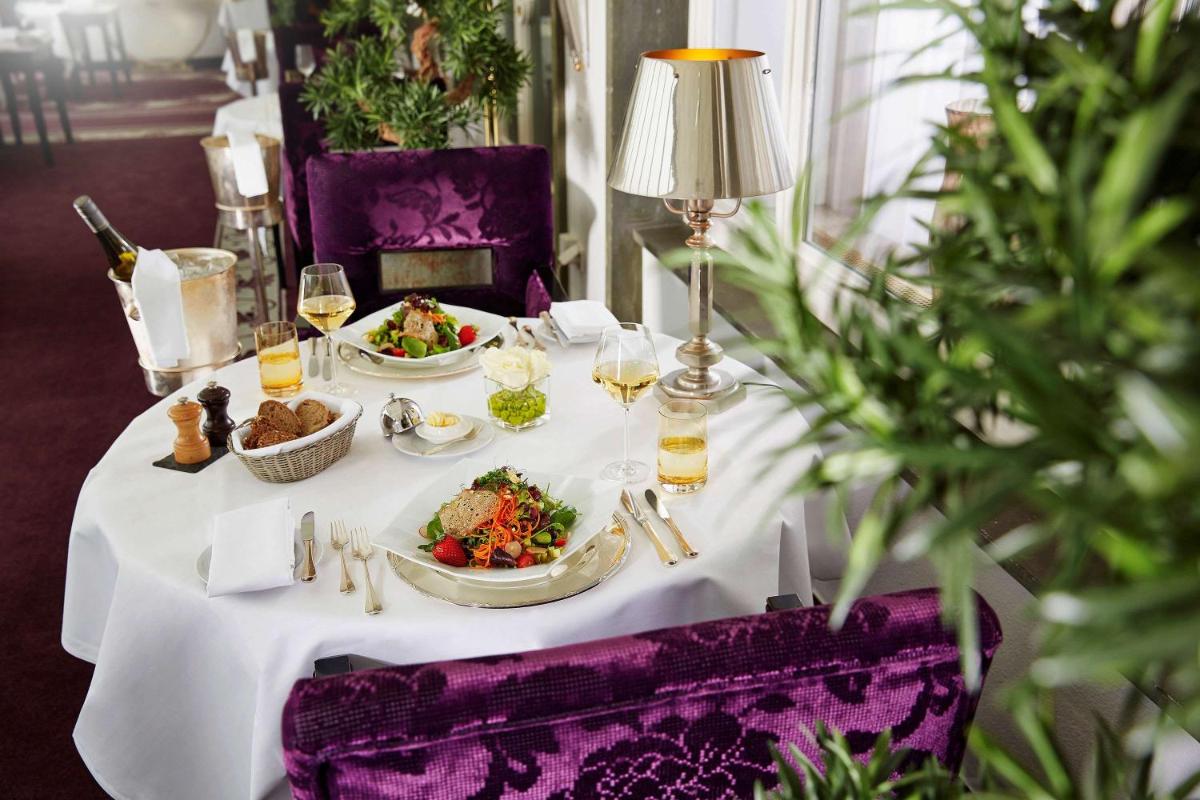 Essen im Hotel oder in der Nähe