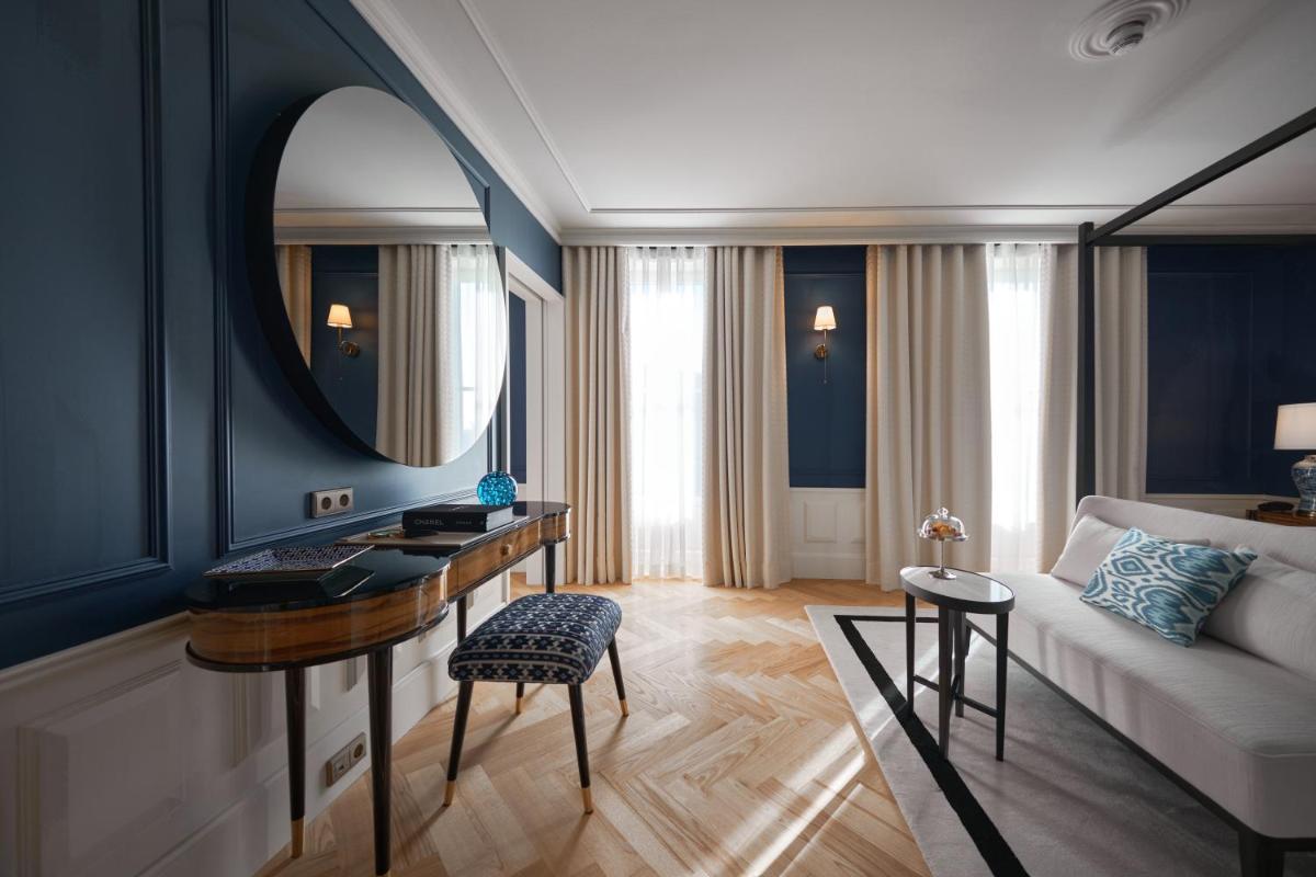 Uma área de estar em GA Palace Hotel & Spa, a XIXth-Century Villa
