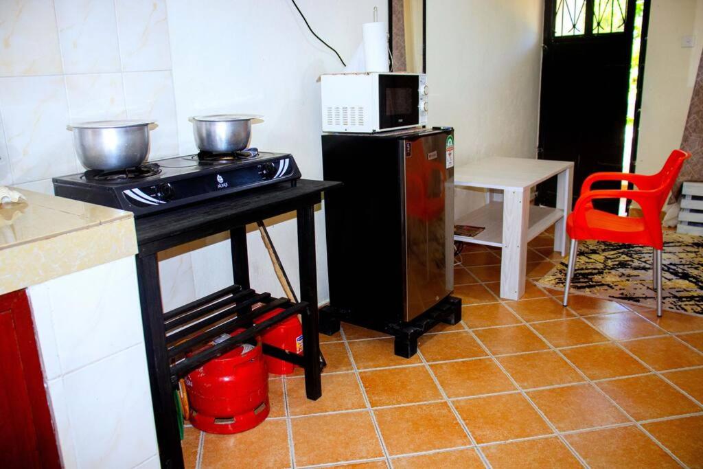 Kilifonia Getaway By The Coast - Housity