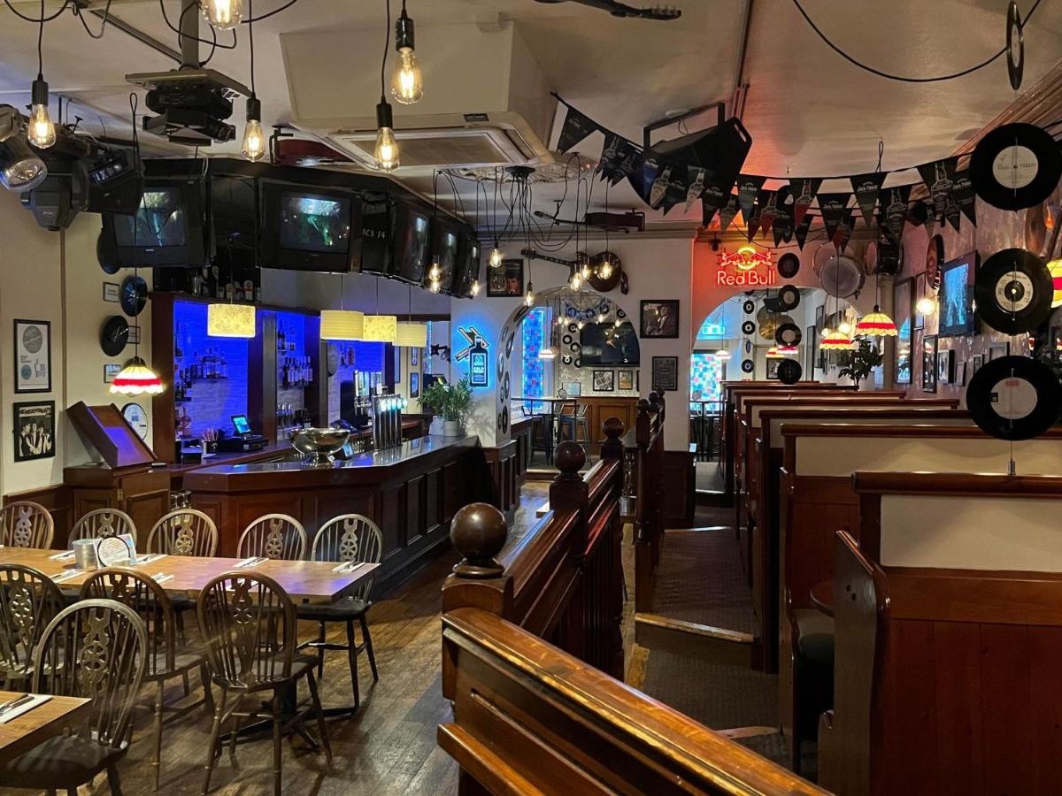 The White Hart Hotel - Housity