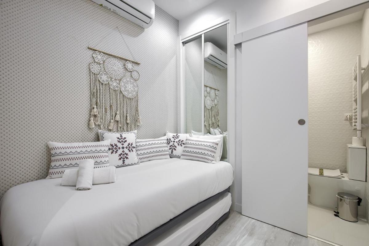Charming Plaza del Dos de Mayo - Housity