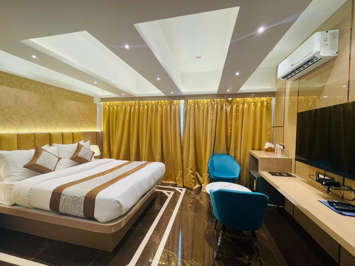 Home2 Renaissance Club - Housity