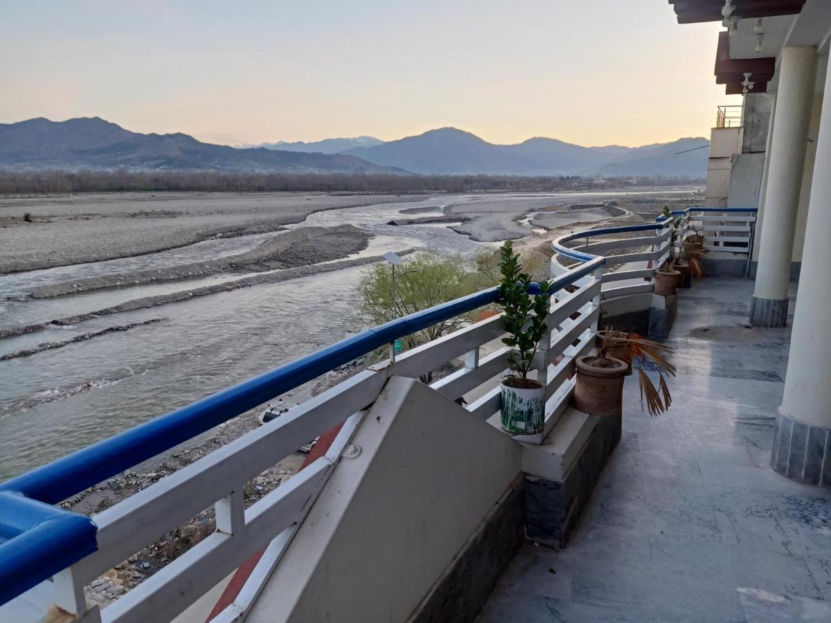 Suitetrails - F R Darya e Swat Hotel