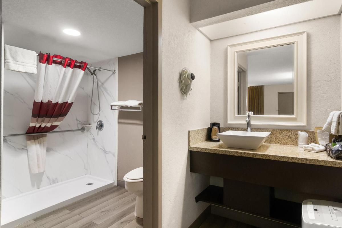 Red Roof Inn Kingsland - Housity