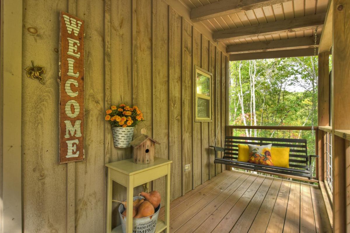 Blueberry Hill - Cuddleup - Housity