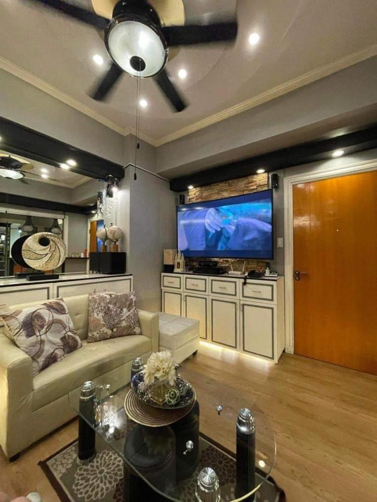 Stunning 1 BR Eastwood Condo Suite! - Housity