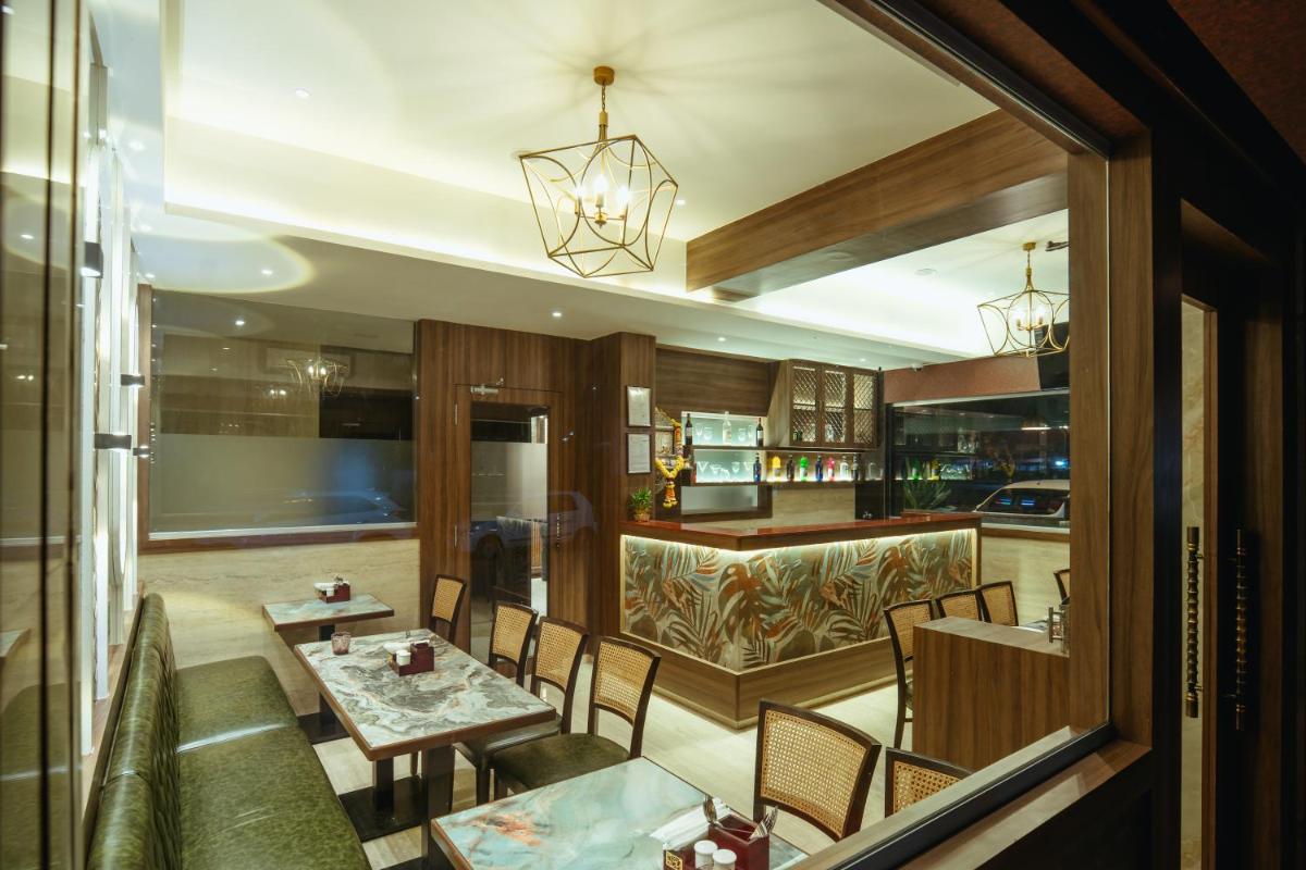 Suitetrails - Gold Crest Suites