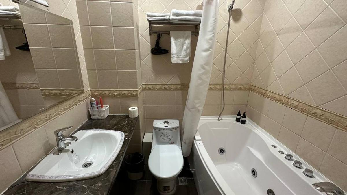 Altyn Adam Hotel - Housity