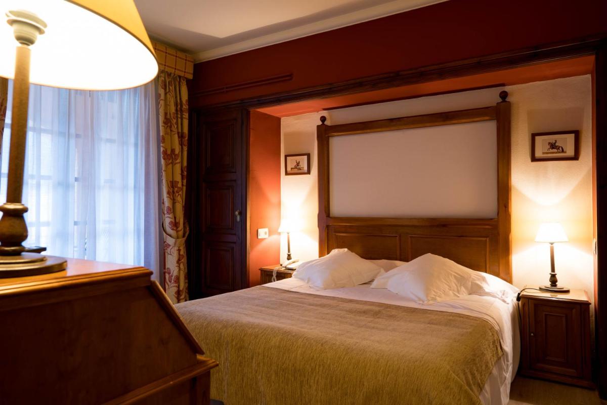 Hotel Sant Bernat - Housity