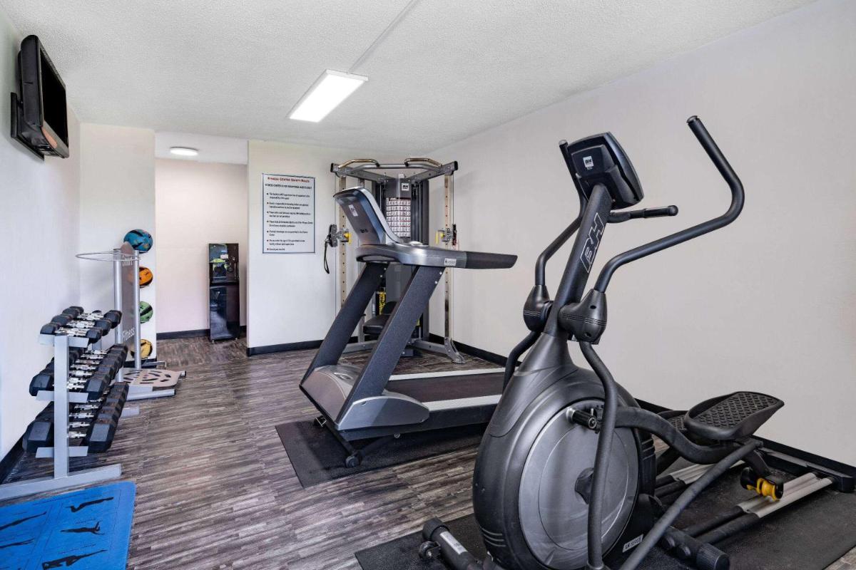 Days Inn and Suites by Wyndham Oxford - Housity