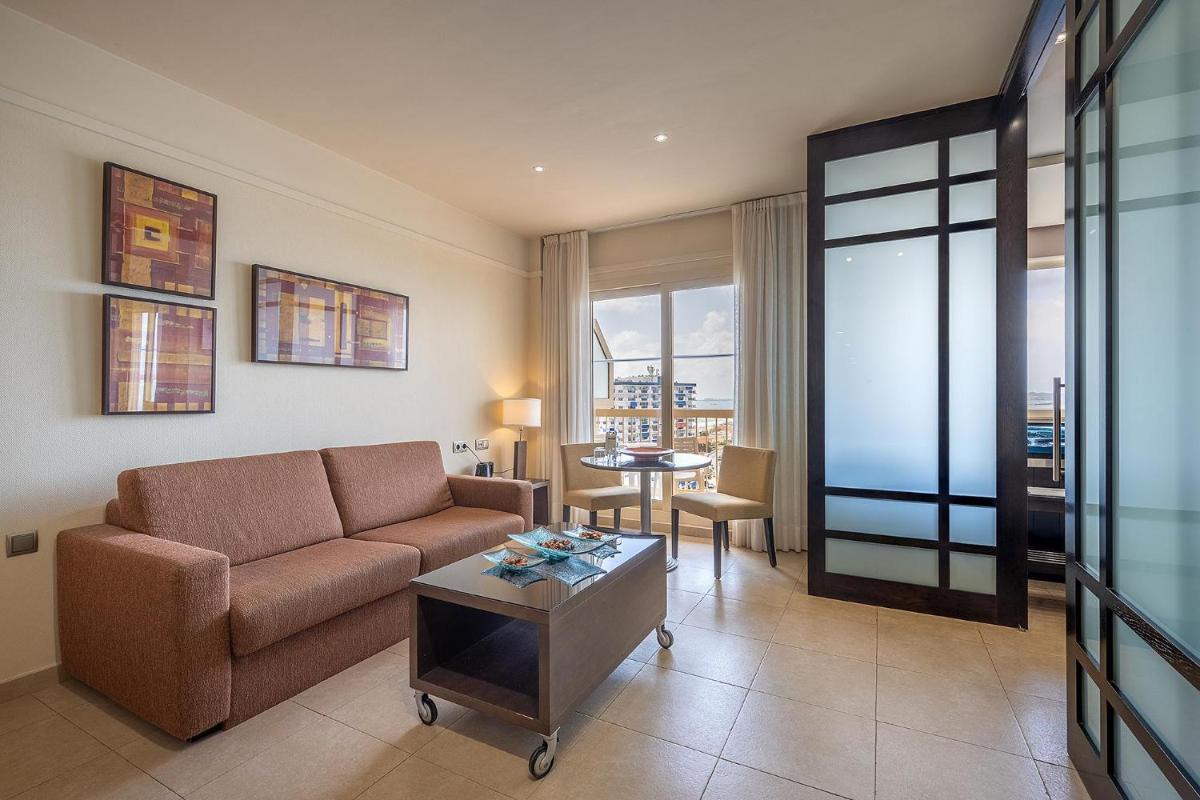 Zona de estar de Poseidon La Manga Hotel & Spa - Designed for Adults