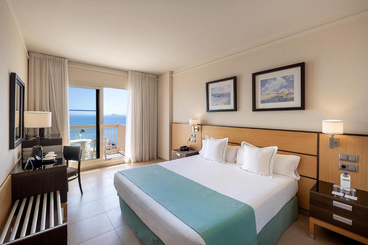 Cama o camas de una habitación en Poseidon La Manga Hotel & Spa - Designed for Adults