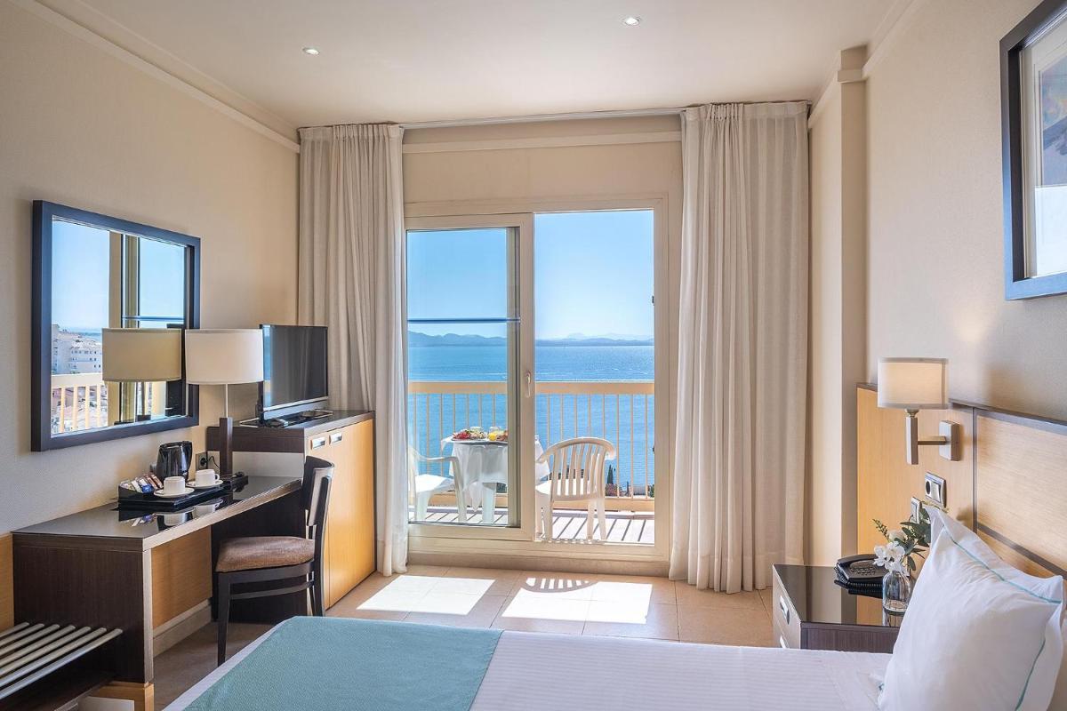 Cama o camas de una habitación en Poseidon La Manga Hotel & Spa - Designed for Adults