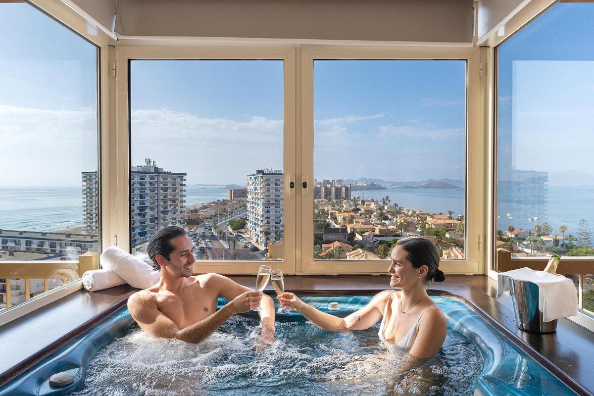 Clientes alojados en Poseidon La Manga Hotel & Spa - Designed for Adults