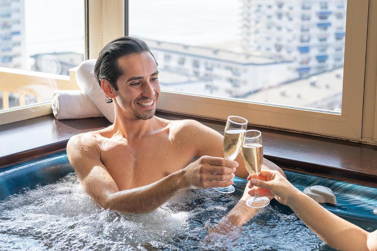 Clientes alojados en Poseidon La Manga Hotel & Spa - Designed for Adults