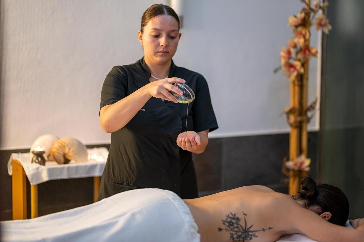 Clientes alojados en Poseidon La Manga Hotel & Spa - Designed for Adults