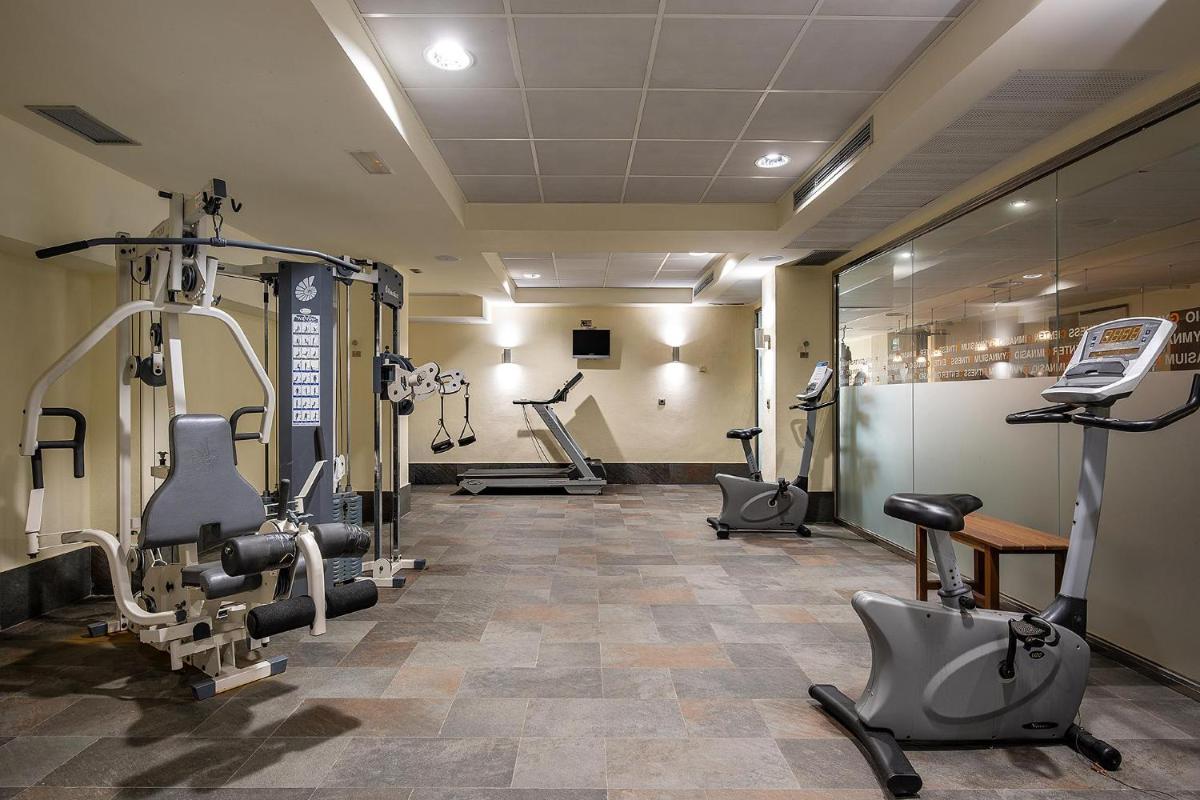 Gimnasio o instalaciones de fitness de Poseidon La Manga Hotel & Spa - Designed for Adults