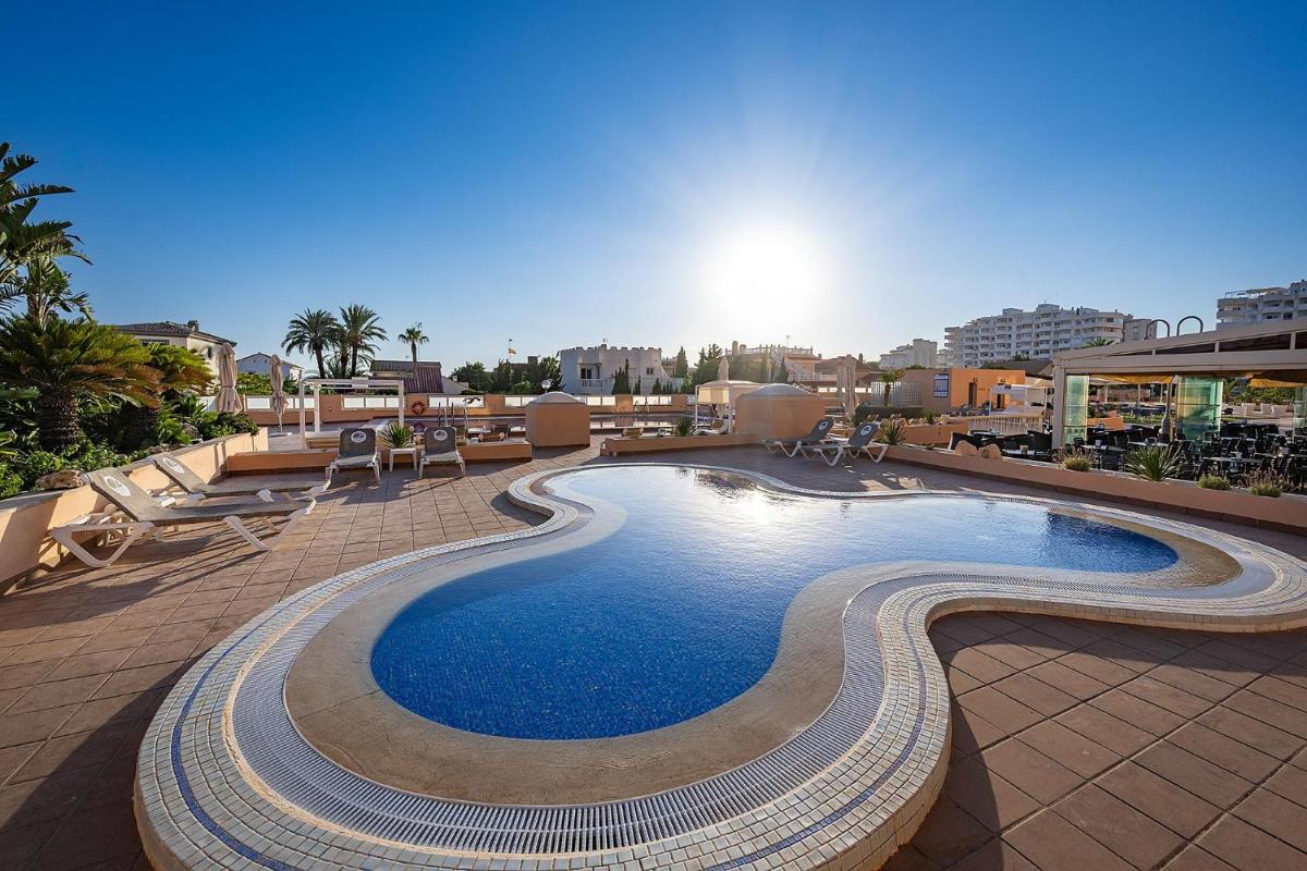 Piscina en o cerca de Poseidon La Manga Hotel & Spa - Designed for Adults