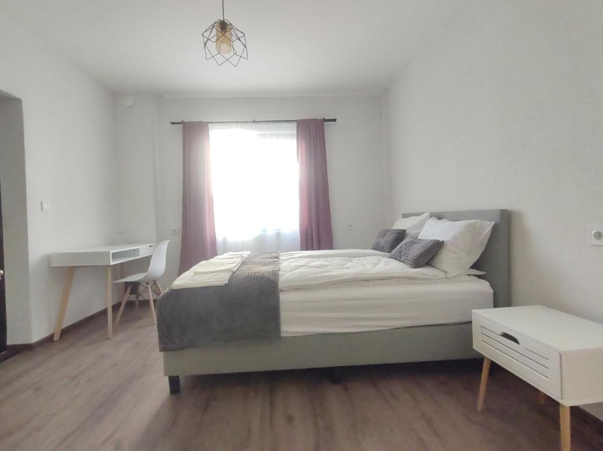 Cozy Rooms Panagyurishte - Housity