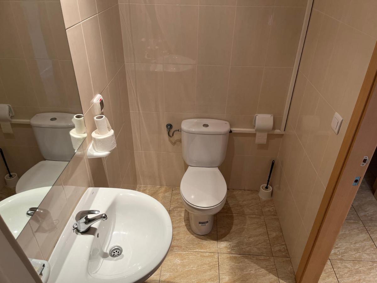 Hostal Restaurant El Poligono - Housity