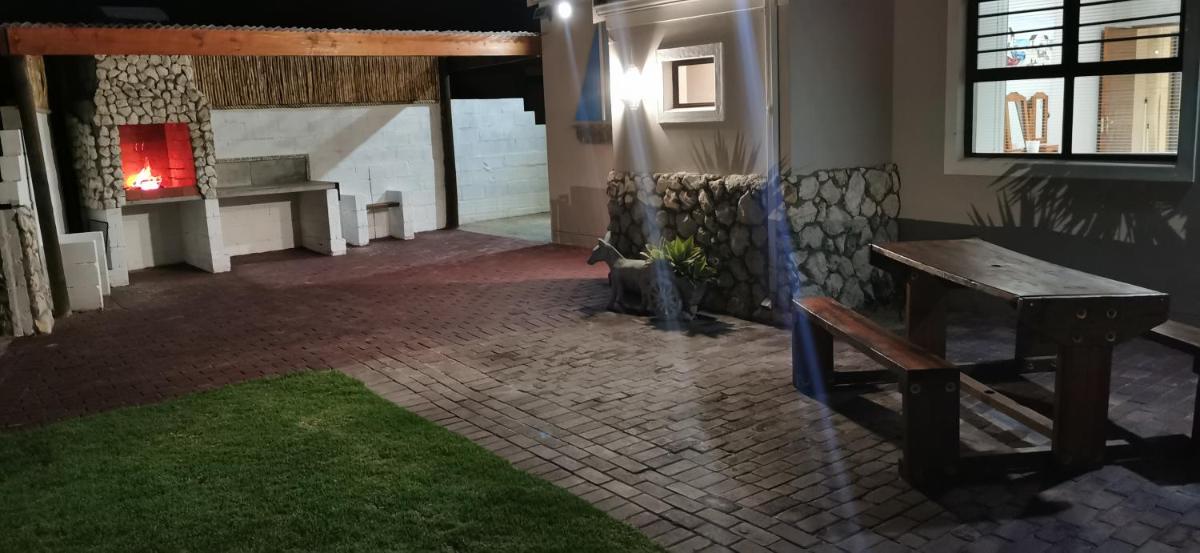 Langebaan Escape Self Catering Accommodation - Housity