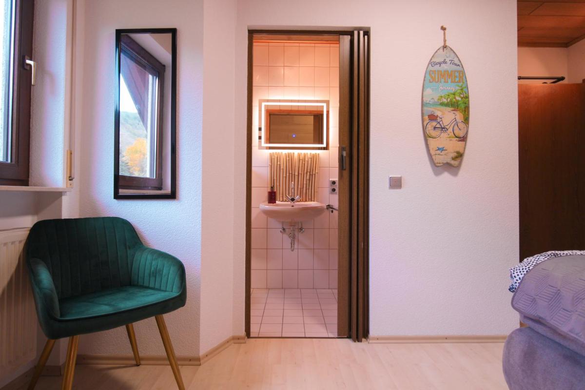 Stilvolle Wellness-Ferienwohnung in Neef Whirlpool, Sauna, Grill, Fitness, Billard & Moselblick - Housity