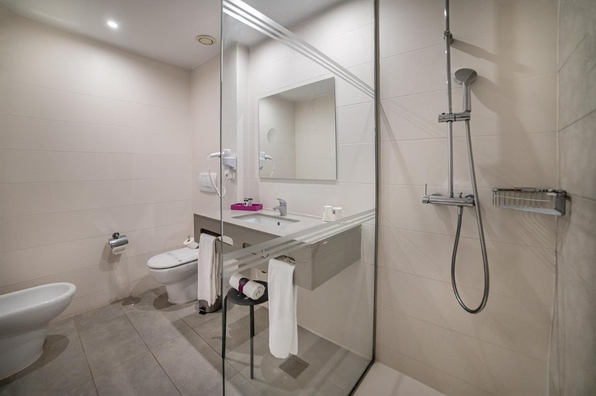 Un baño de Albir Playa Hotel & Spa