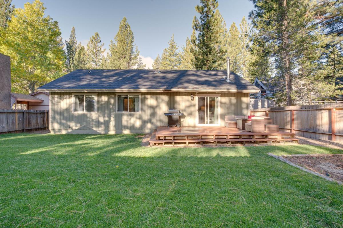 Cozy Lake Tahoe Home with Yard, Near Ski Resorts! - Housity