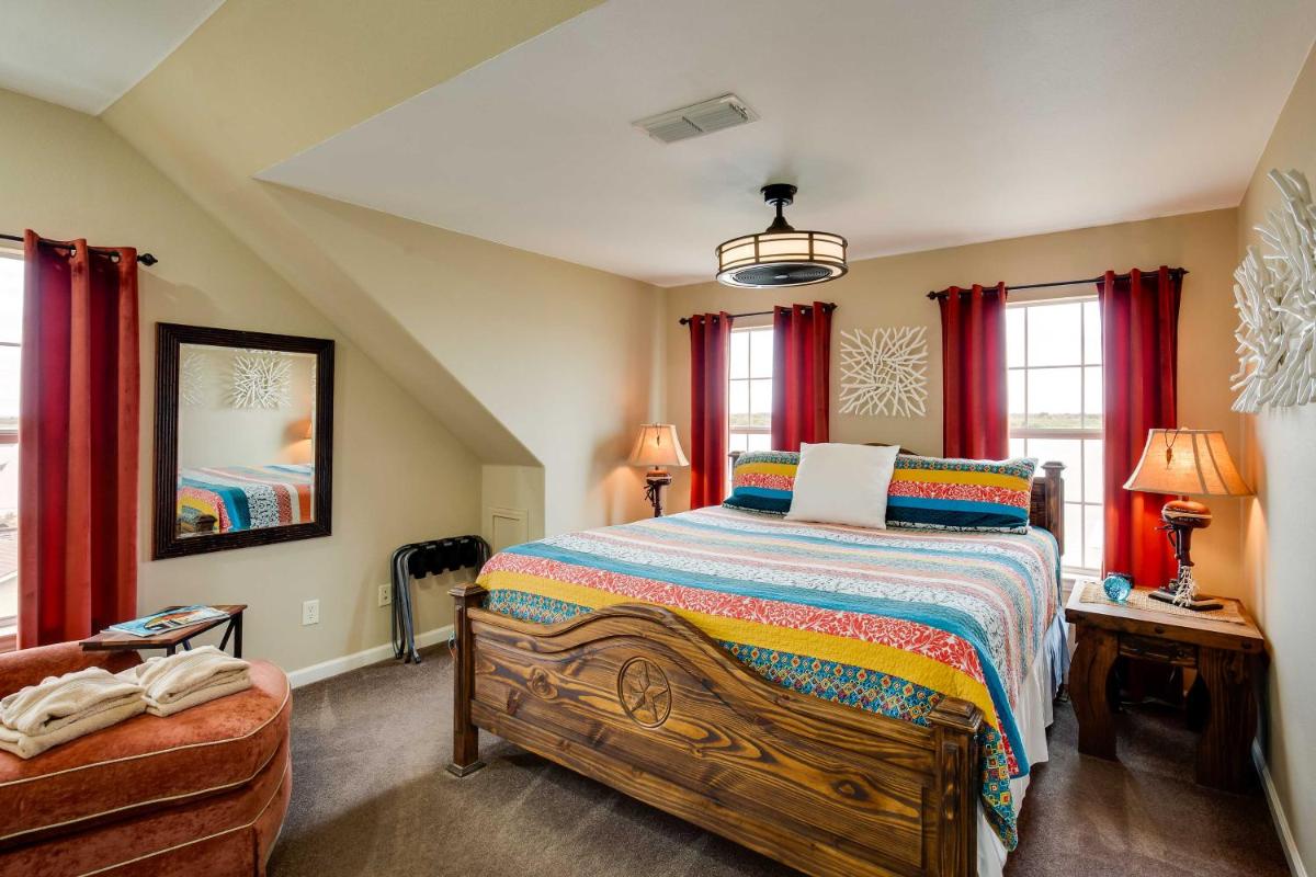 Lake Granbury Fishing Escape with Dock and Kayaks! - Housity