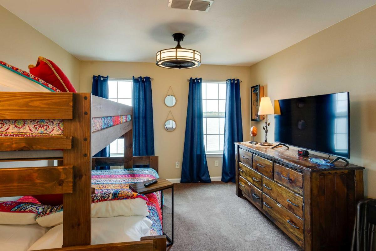 Lake Granbury Fishing Escape with Dock and Kayaks! - Housity