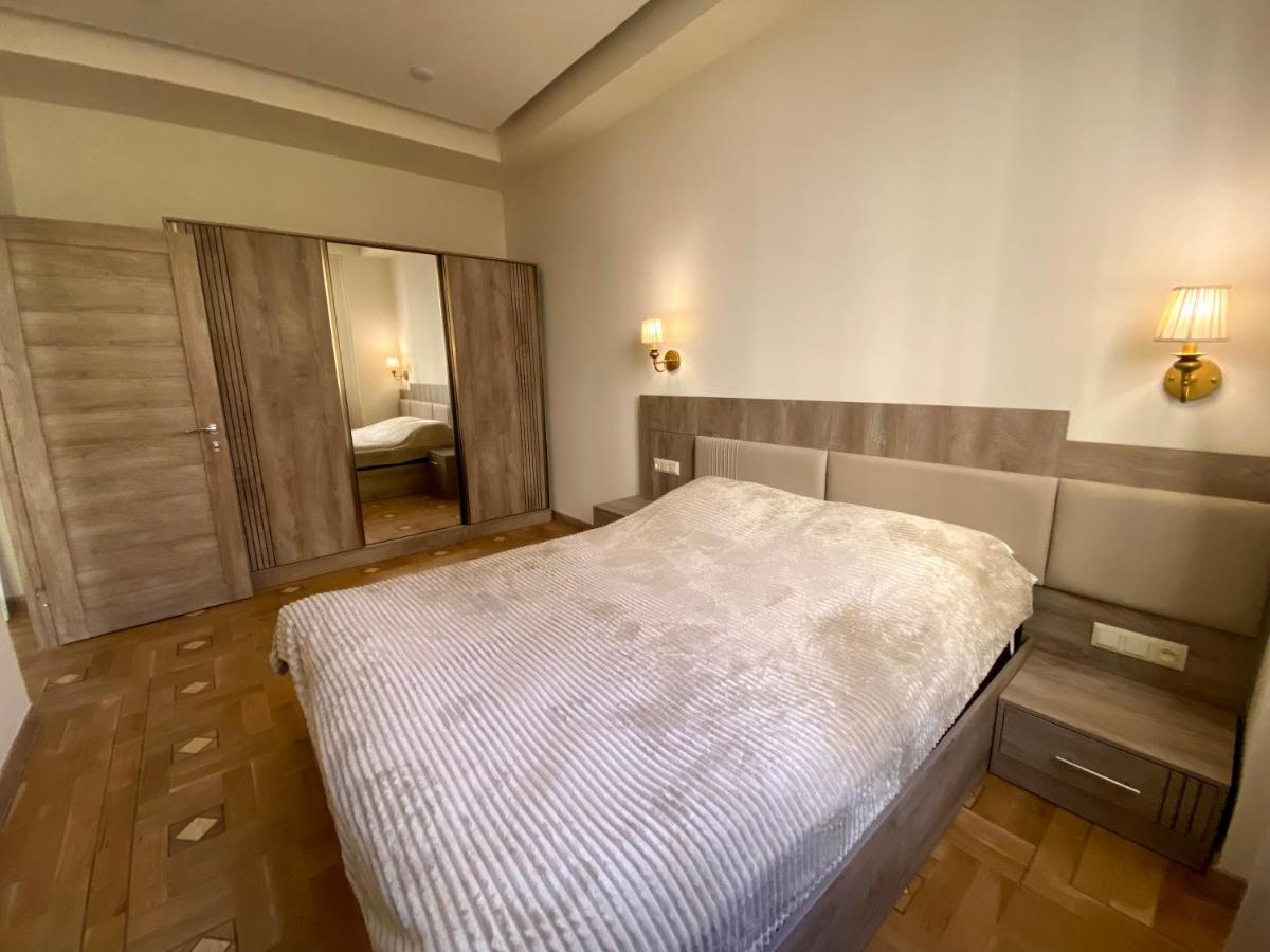 Suitetrails - Apartment Amiryan 4 Republic Square