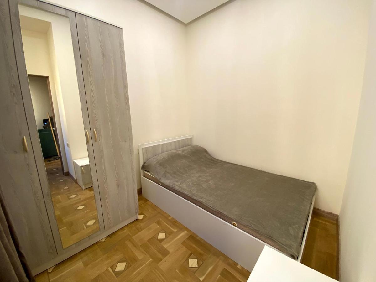 Suitetrails - Apartment Amiryan 4 Republic Square