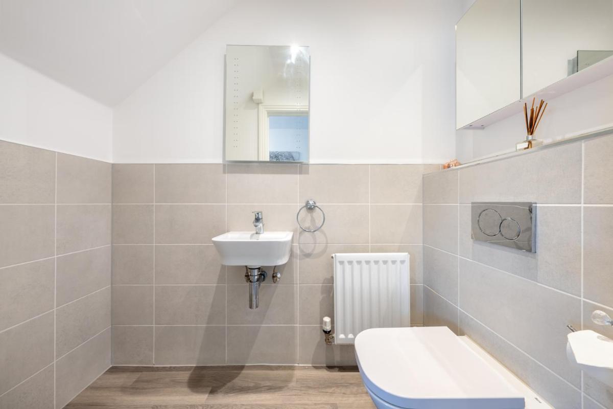 3 bedroom house in Bricketwood St Albans - Housity