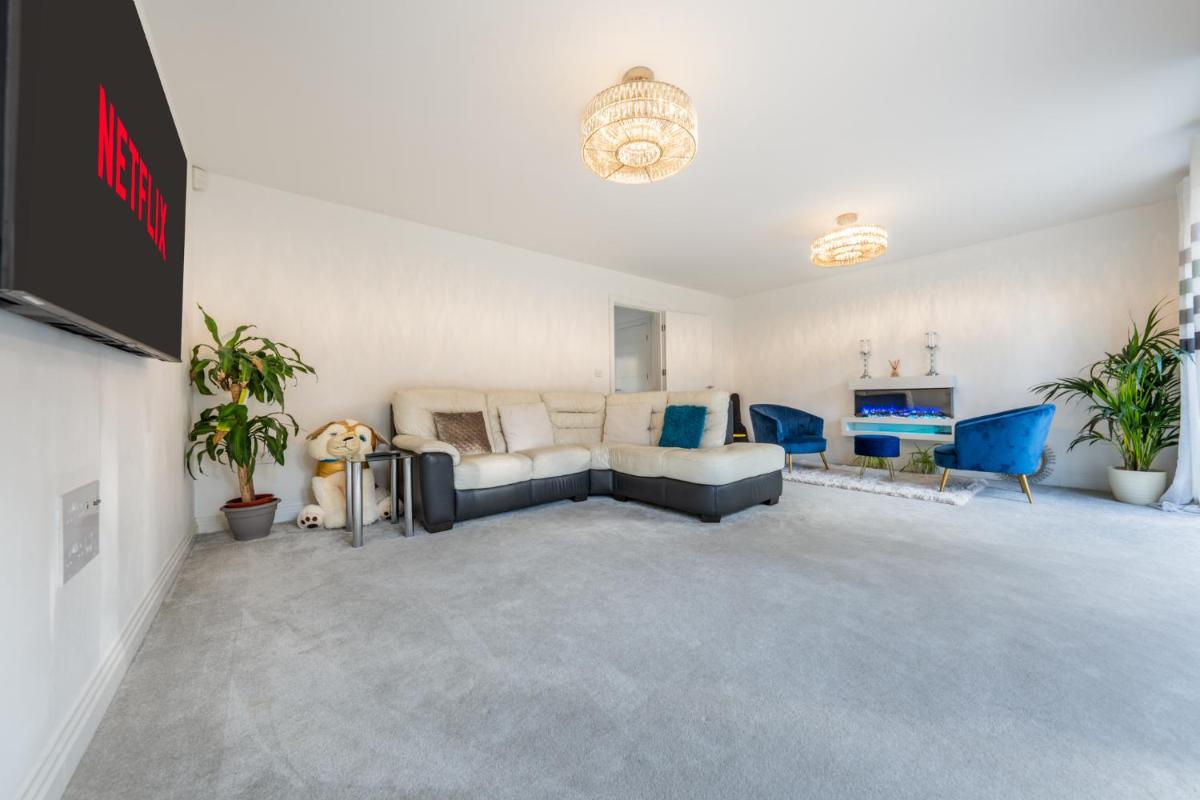 3 bedroom house in Bricketwood St Albans - Housity