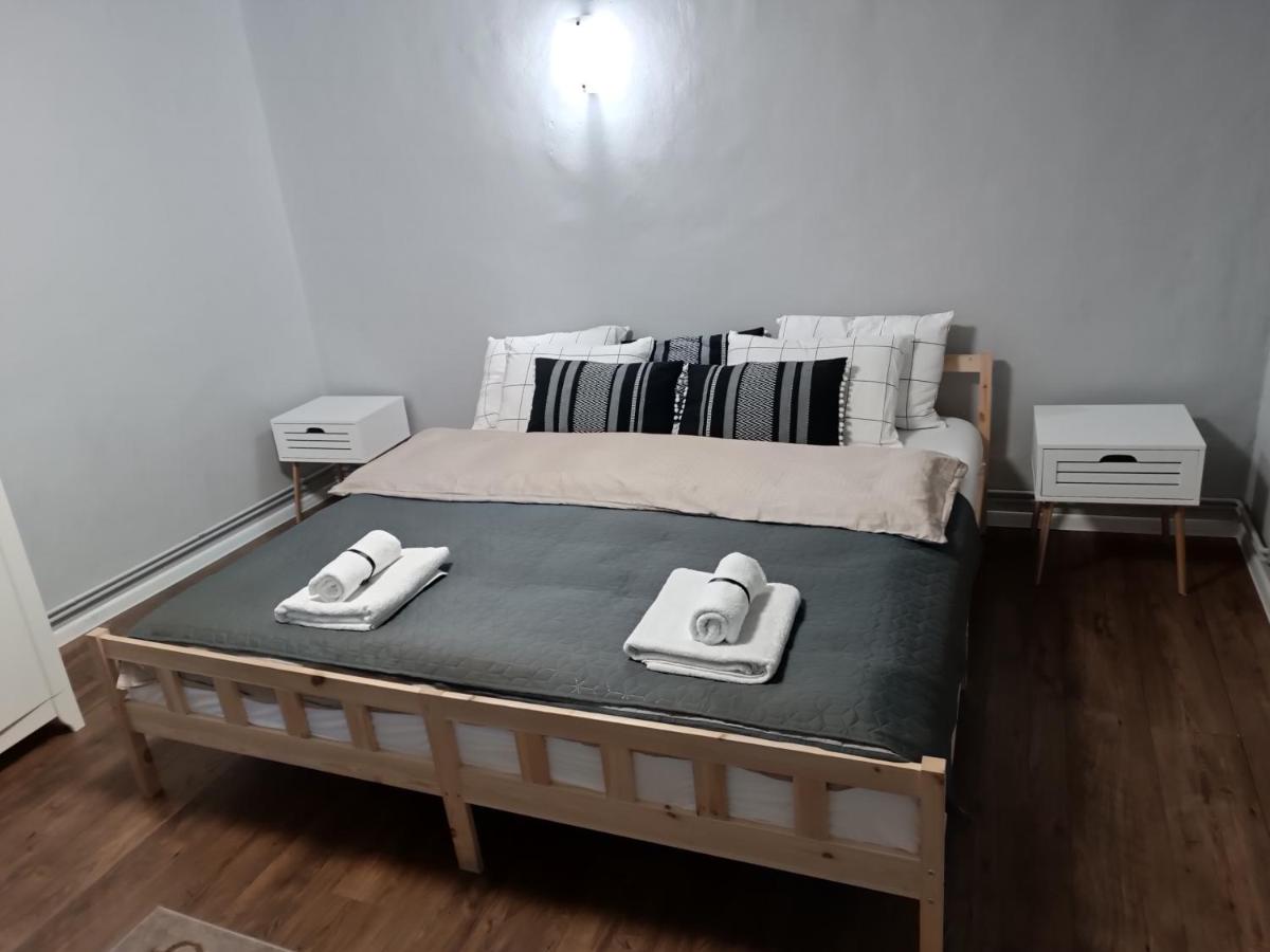 Grey House - Housity