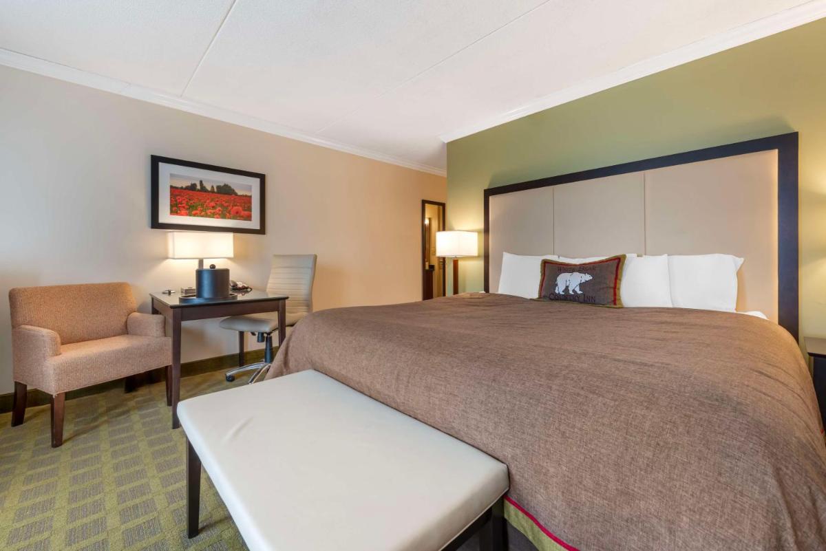Best Western Plus White Bear Country Inn - Housity