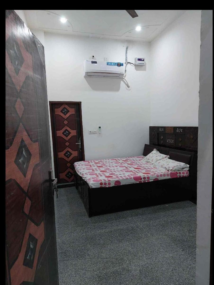 Apna Guest House and Hotel - Housity