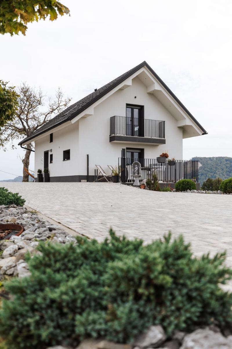 Tanja s Holiday Home in Nature with sauna and hot tub - Housity