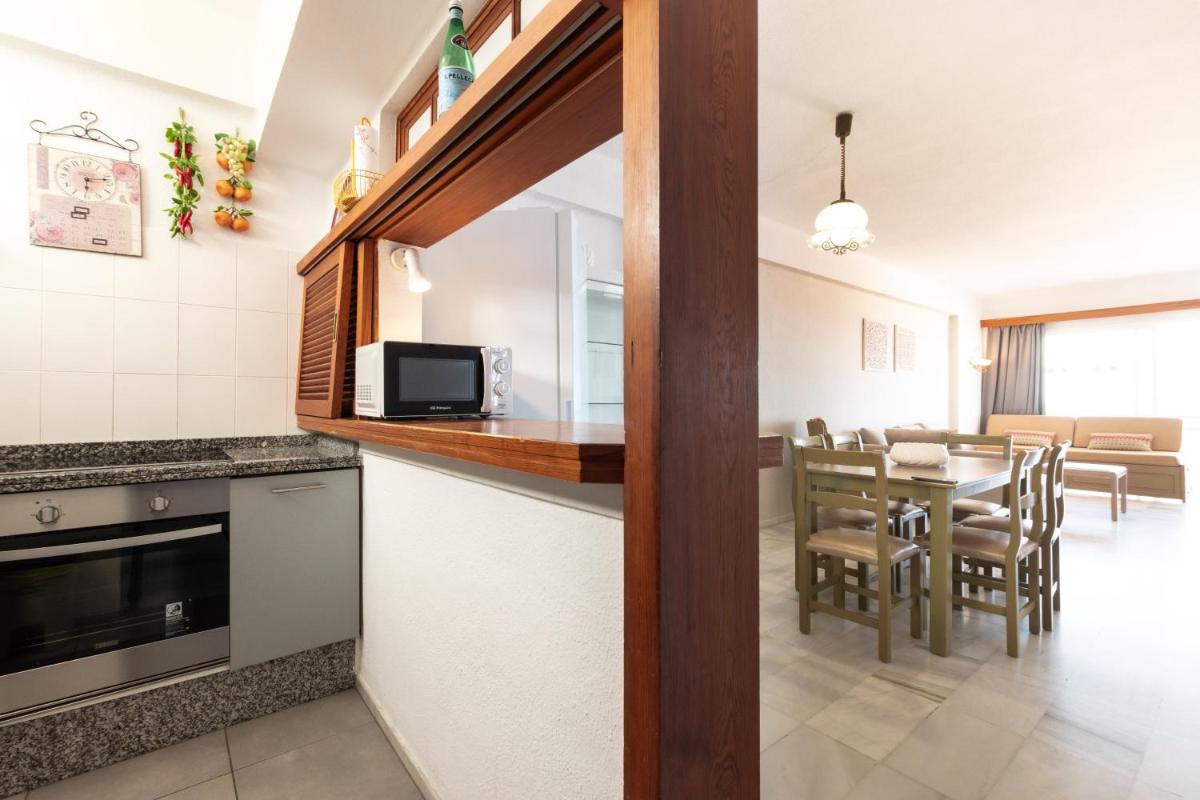 Club Atlantis Aparthotel Ocean View - Housity