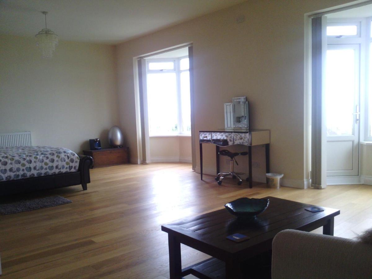 Yew Tree House - Housity