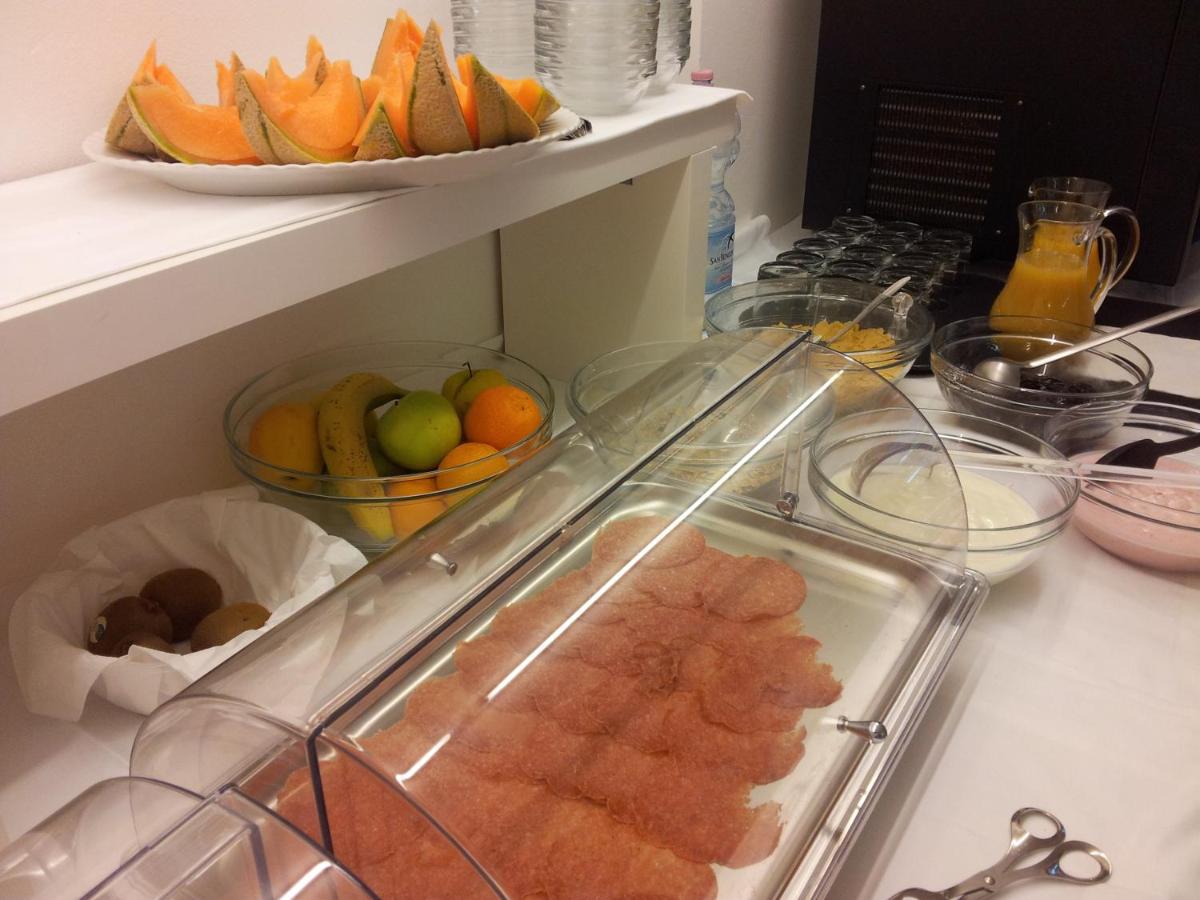 Hotel Moreri - Housity