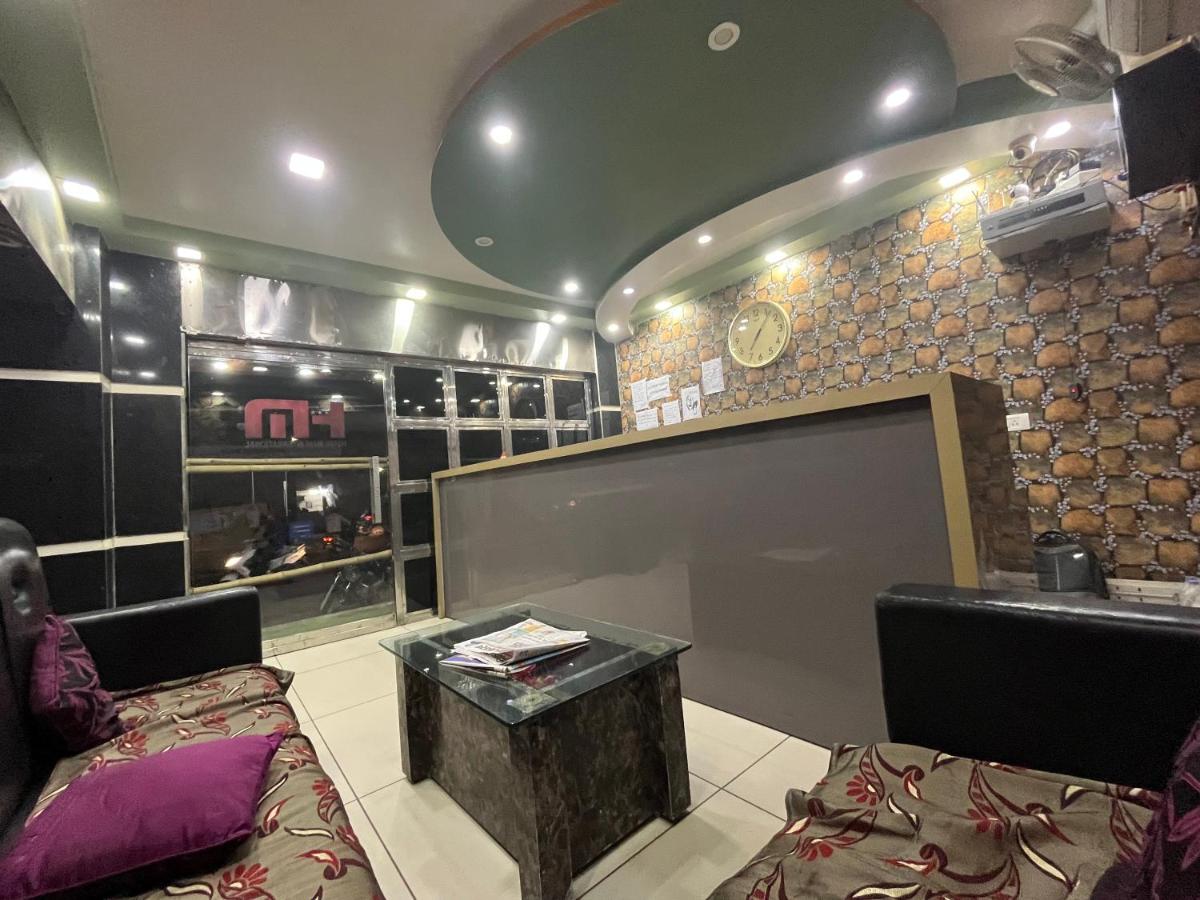 Hotel Mani International - Housity